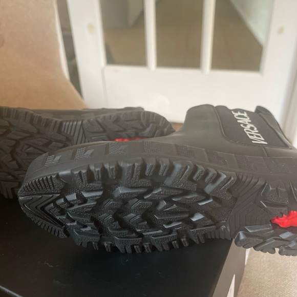 New‼️ Versace Youth boots - Picture 2 of 5